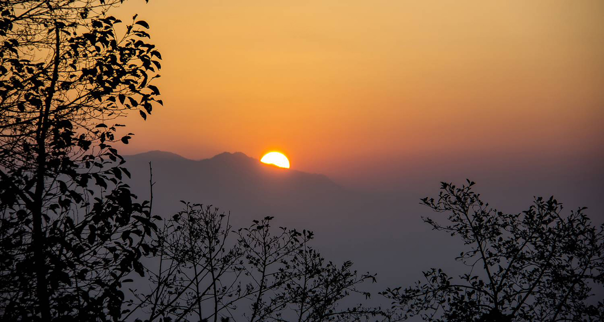 २०७८ साल आजबाट सुरु : शुभकामना आदानप्रदान गरी नयाँ वर्ष मनाइँदै